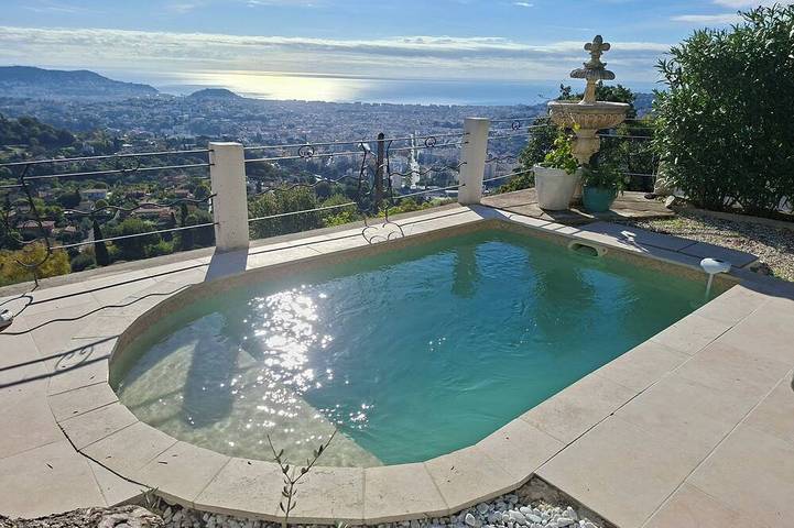 Villa for 7 people, with pool in Nice (France)