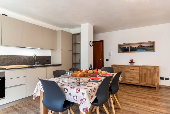 Ganze Wohnung, Condominio Lucia 7 Pinzolo – Helles, renoviertes Apartment mit Terrasse & Top-Lage in Pinzolo, Comune di Pinzolo