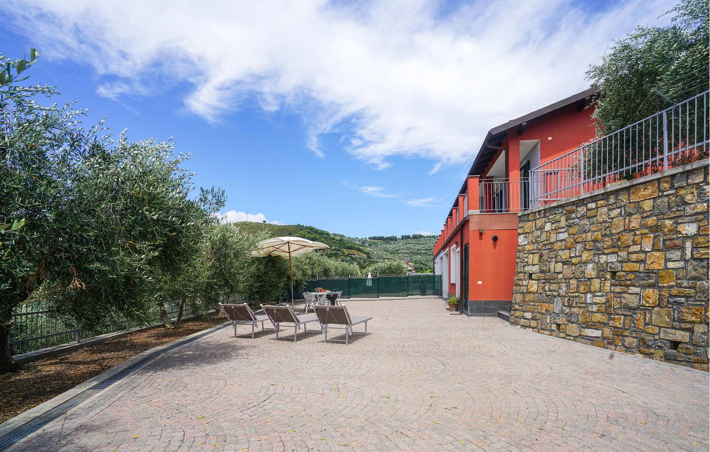 Imperia Wohnung mit WiFi, A/C & Parkplatz, Terrasse in Imperia, Riviera di Ponente