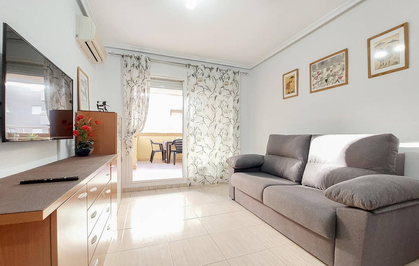 Apartamento vacacional entero, Retiro junto a la playa con piscina y terraza, WiFi in Marina d'Or, Oropesa del Mar