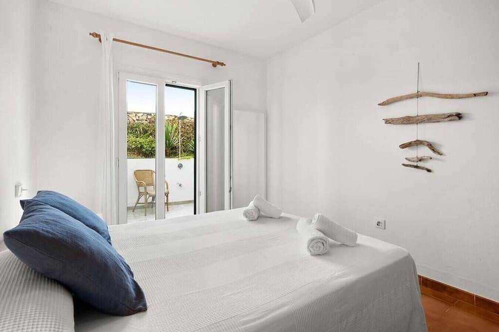 Apartamento entero, 3 Bedroom Apartment with great seaviews in Fornells, Es Mercadal