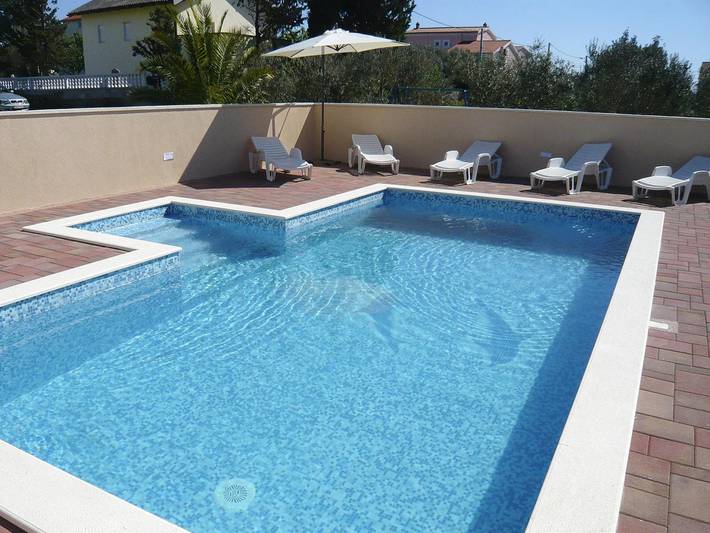 Ferienhaus für 12 Personen, mit Pool und Balkon sowie Garten in Vrsi - 4