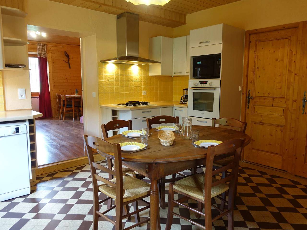 Apartamento entero, Apartamento amplio en chalet tradicional con balcón para 5 pers. en Arêches-Beaufort in Arêches, Beaufort (Rhône-Alpes)