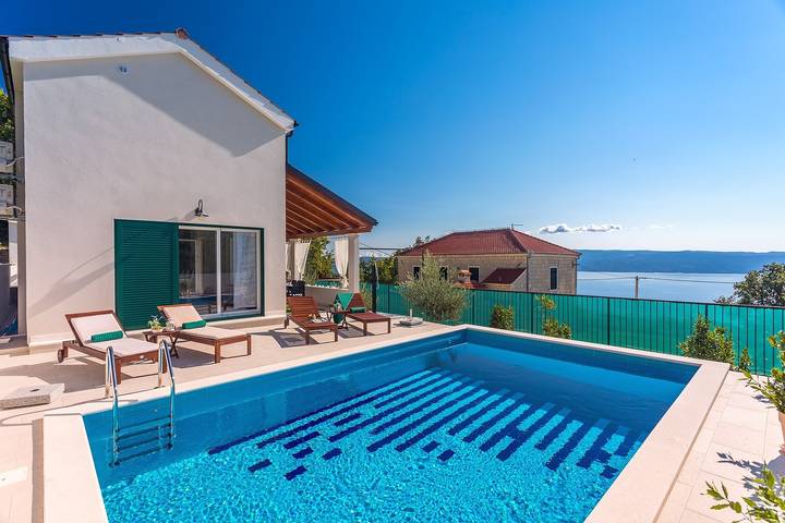 Villa mit pool für 5 Personen, mit Garten und Pool sowie Meerblick in Dalmatien