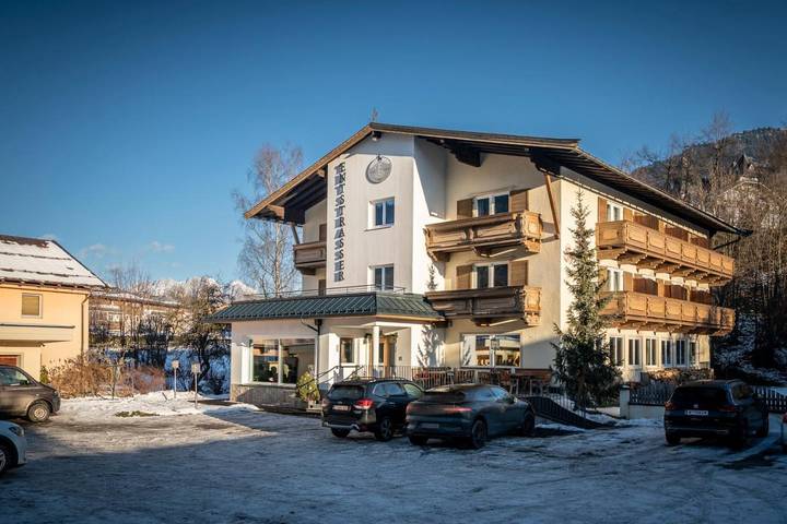 Hotel für 2 Personen, mit Balkon und Terrasse sowie Garten und Pool in Kitzbühel
