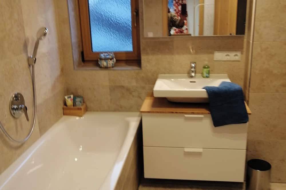 Ganze Wohnung, Ferienwohung mit 2 Schlafzimmern, 85 qm in Traunstein, Chiemsee