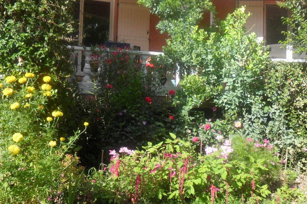 Ganze Wohnung, Schöne Lage, günstig zur Ruhe in einem Weiler in der Camargue in Arles, Mittelmeerküste (Frankreich)