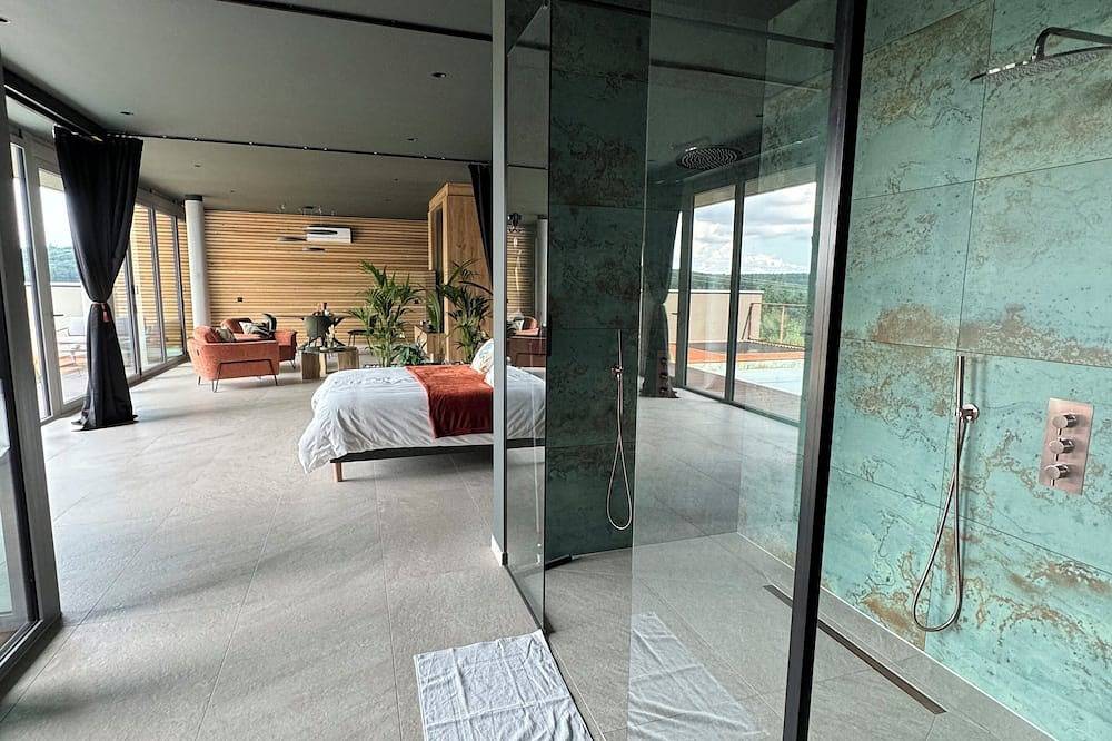 Villa de luxe privée avec piscine chauffée,spa et sauna in Abreschviller, Sarrebourg