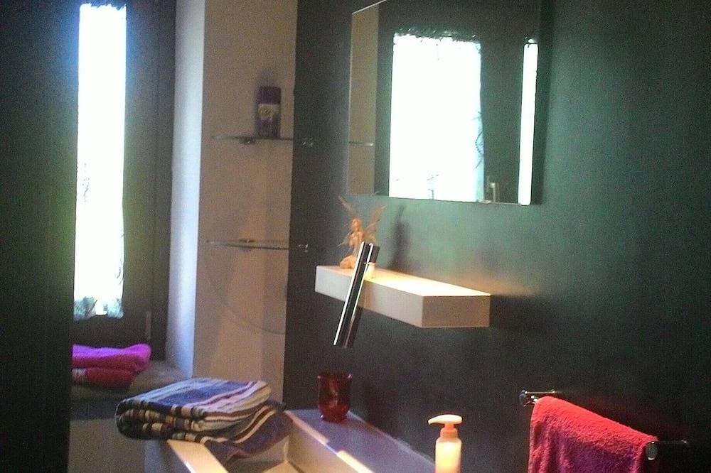 Apartamento entero, Casale pratoterra, casa de campo independiente en el centro de Bracciano in Bracciano, Lago de Bracciano