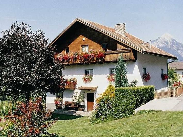 Ferienhaus für 14 Personen, mit Balkon und Terrasse sowie Garten und Ausblick
