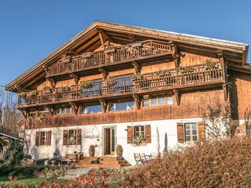Chambre d’hôte pour 15 personnes, avec sauna et piscine ainsi que jardin et vue, animaux acceptés dans Le Chable