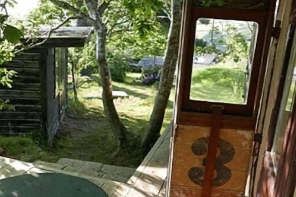 Unique and Magnificently Situated 8 acre Waterside Artists' Retreat Carriage in Helford, Cornwall