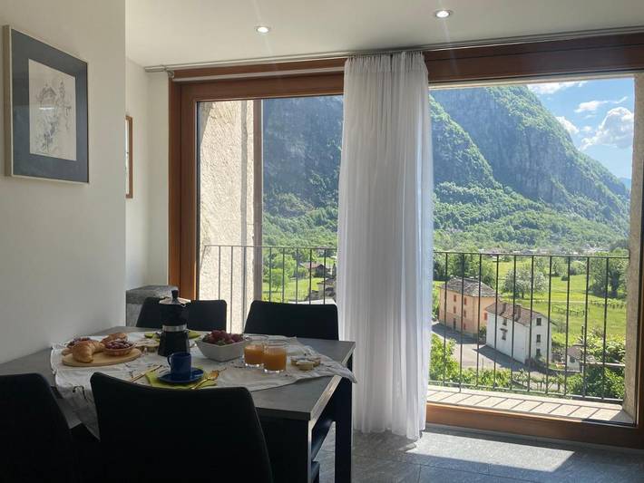 Ferienwohnung für 3 Personen, mit Balkon und Terrasse sowie Ausblick in Cevio
