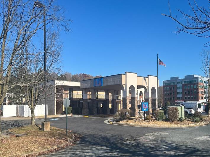 Entire apartment, 2 Queen Beds | Non-Smoking, Kitchen in Northern Virginia