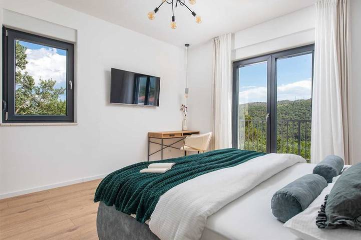 Villa Nacle with heated Pool near Omiš in Naklice, Split-Dalmatien