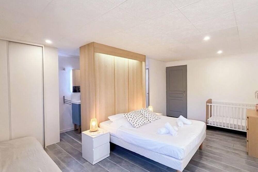 Villa climatisée, piscine privée & vue collines in Le Castellet, Côte méditerranéenne (France)