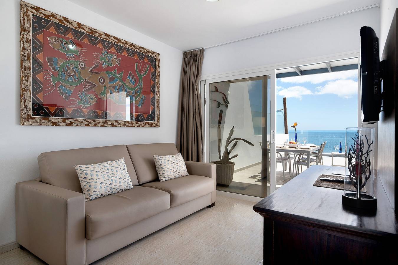 Apartamento entero, Apartamento vacacional "Callao Beach 6" con vistas al mar, terraza y Wi-Fi in Punta de las Mujeres, Haría