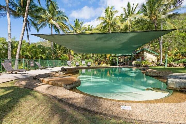 Holiday rental for 4 people, with balcony in Hamilton Island