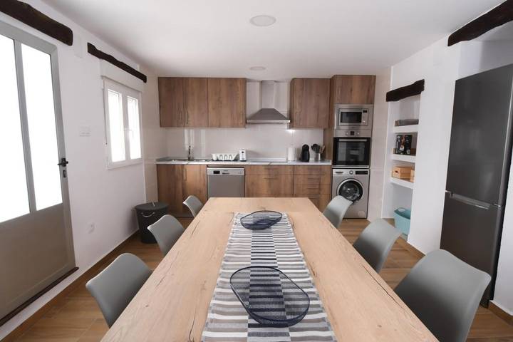 Casa de vacaciones para 9 personas, con jacuzzi y terraza, Se admiten mascotas en Provincia de Albacete - 2