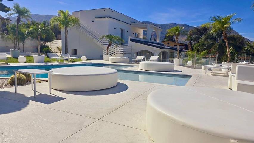 B&b per 2 persone, con Terrazza e Giardino nonché Piscina a Carini