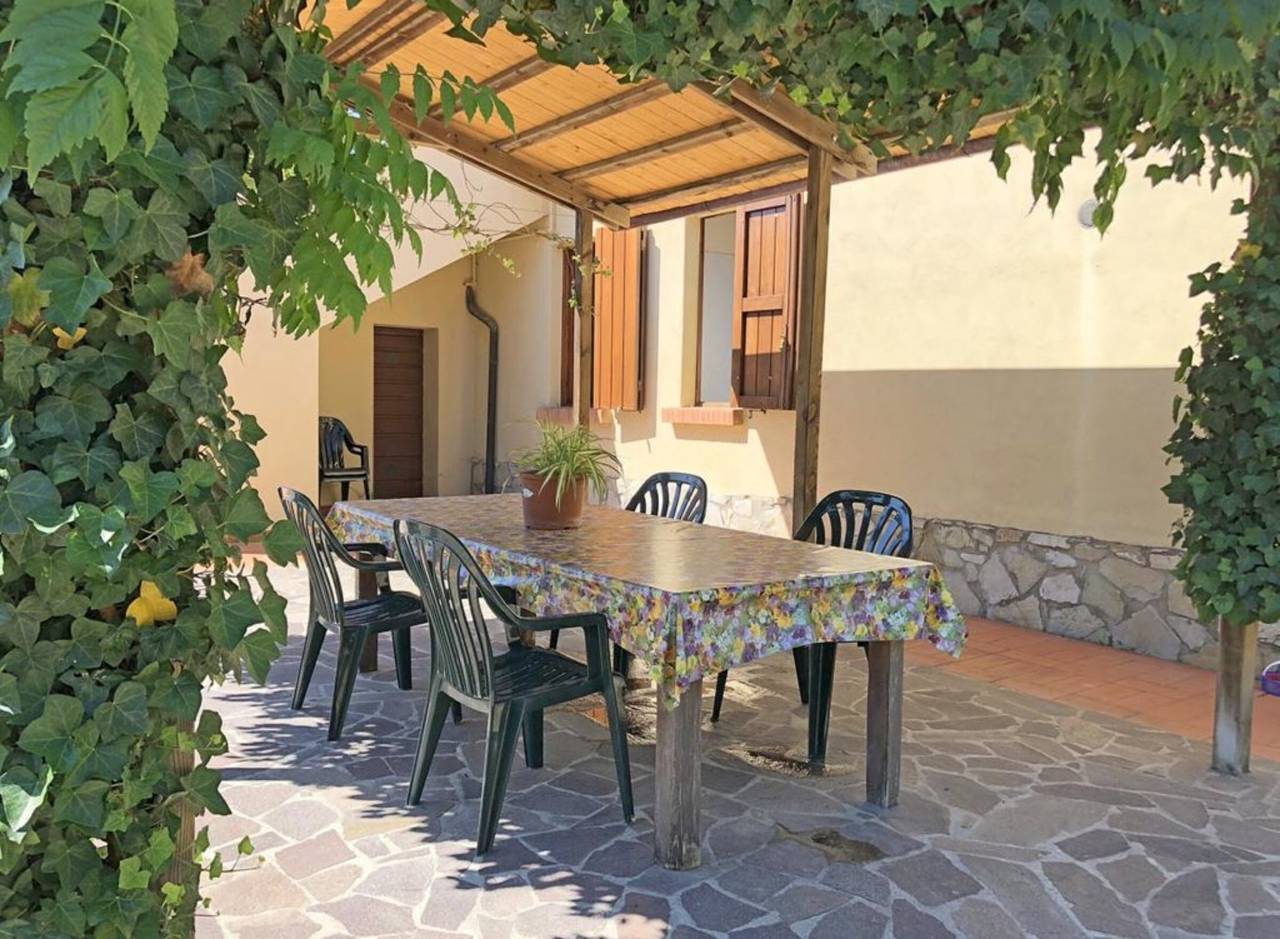 Appartement entier, Appartement '5' avec piscine partagée, Wi-Fi et climatisation in Montecatini Val di Cecina, Côte des Étrusques