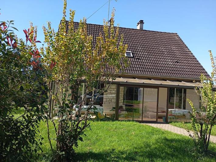 Location de vacances pour 7 personnes, avec Balcon et Terrasse ainsi que Jardin et Vue à Guérigny