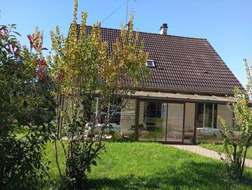 Gîte pour 7 personnes, avec vue et jardin à Guérigny