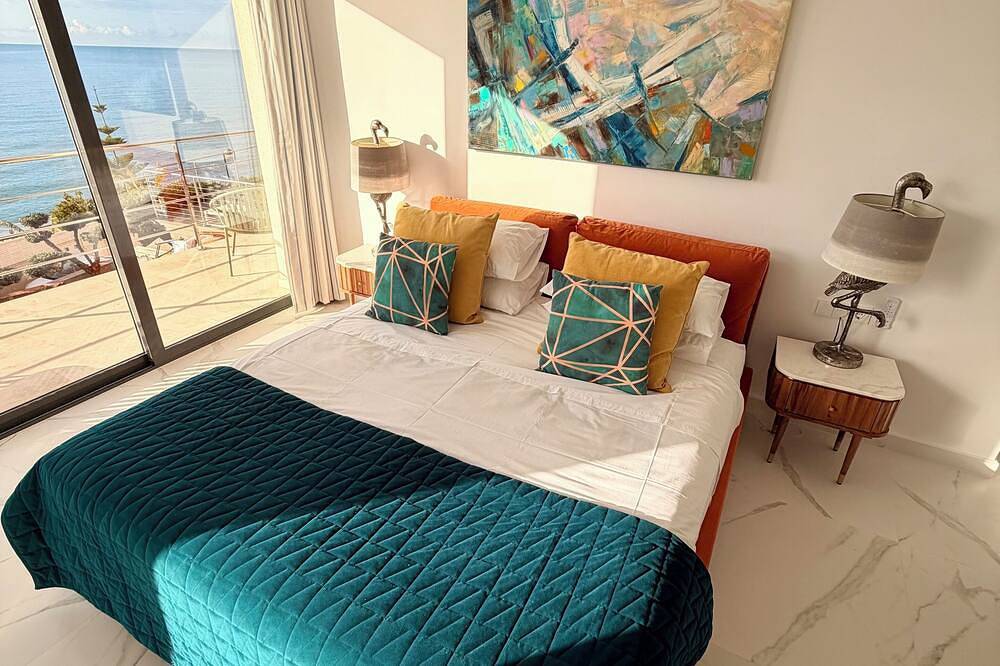 Luxusvilla mit atemberaubendem Meerblick in El Campello, Costa Blanca