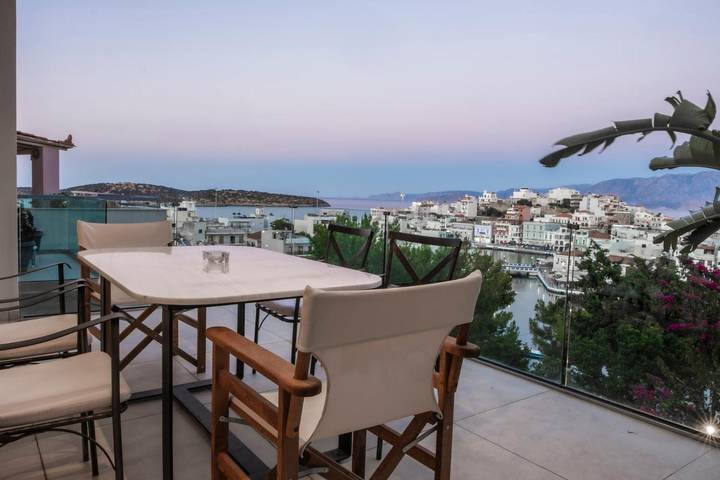 Ganze Wohnung, Apartment mit Seeblick, Whirlpool, Meerblick, Wlan und Klimaanlage in Almyros Strand (Agios Nikolaos), Lasithi