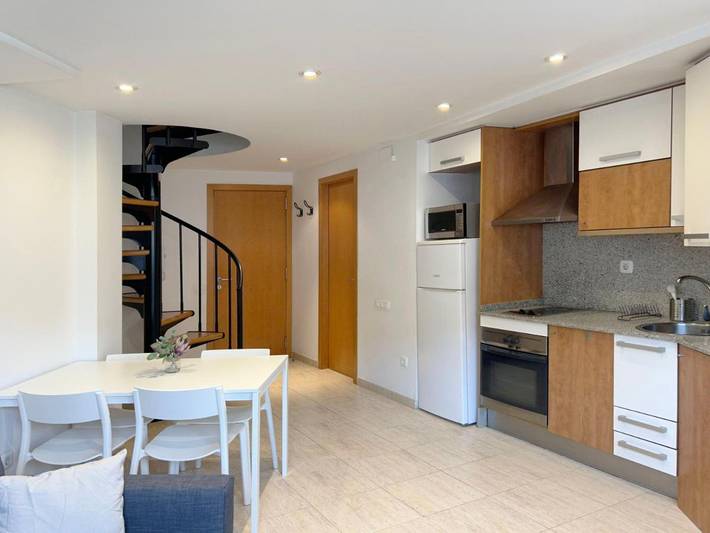 Apartamento para 4 personas, con Balcón además de Terraza y Vistas en Tarrasa