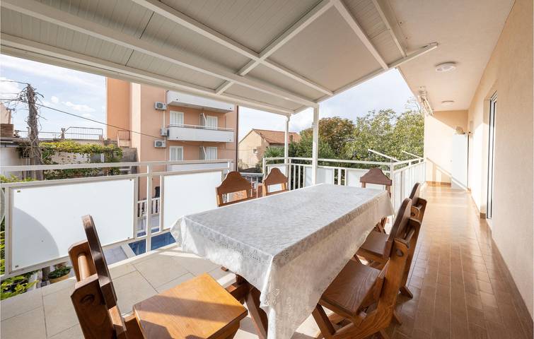 Charming Sea View Apartment with Pool & Terrace, 1.5km from Beach in Podstrana, Split-Dalmatia