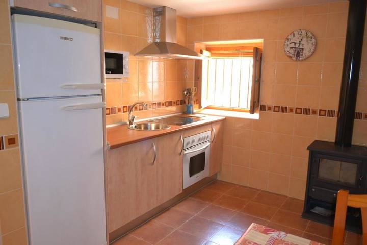 Casa rural para 6 personas, con vistas además de jardín y piscina en Provincia de Guadalajara - 4