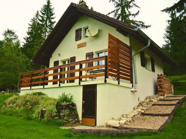 Ganze Ferienwohnung, Lejolychalet.ch - Chalet in Saint-Imier, Naturpark Chasseral
