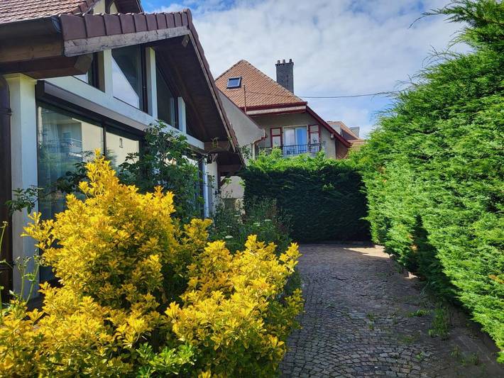 Gîte pour 8 personnes, avec jardin à Ambilly - 2