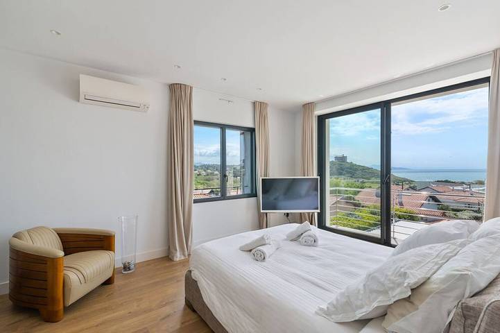 Location de vacances pour 7 personnes, avec terrasse et jardin dans Plage La Milady - 4