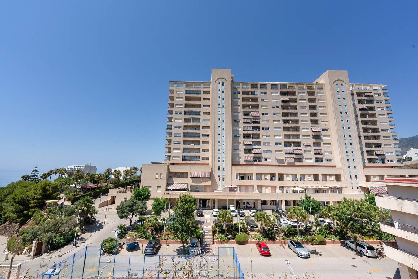 Apartamento entero, Apartamento 'Oasis Torrequebrada' con vistas panorámicas y piscinas comunitarias in Benalmádena Costa, Benalmádena