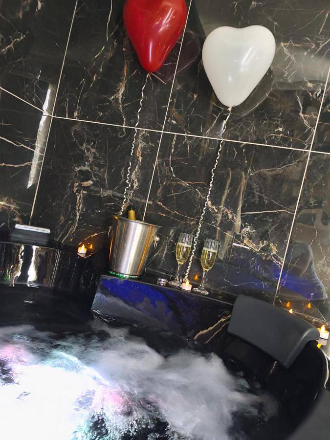 Appartement entier, Studio & Balnéo privatif in Évreux, Région d'Évreux