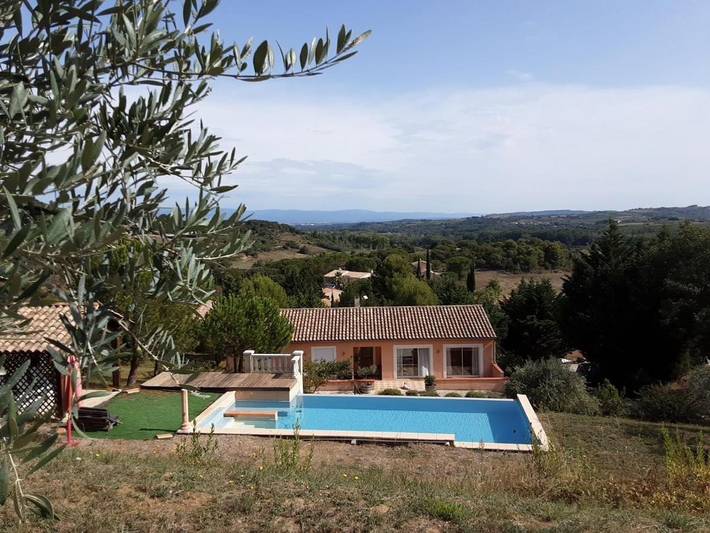 Cottage pour 4 personnes, avec vue ainsi que piscine et jardin à Preixan
