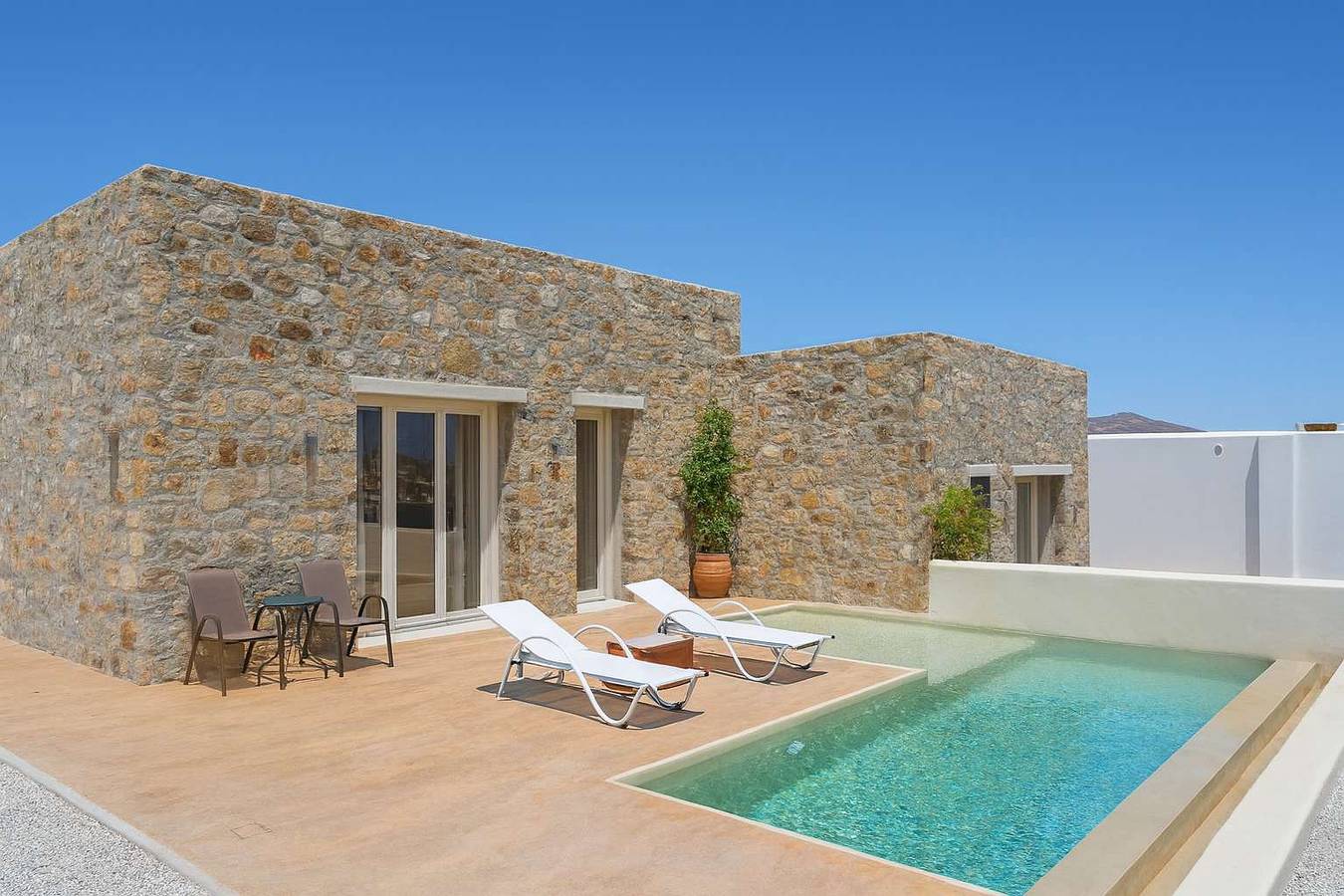 Entire studio, Adyton Luxury Suites, Privatepool Oasis in Mykonos in Ano Mera, Mykonos