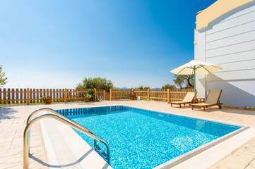 Villa pour 6 Personnes dans Mparmpati, Corfou, Photo 2