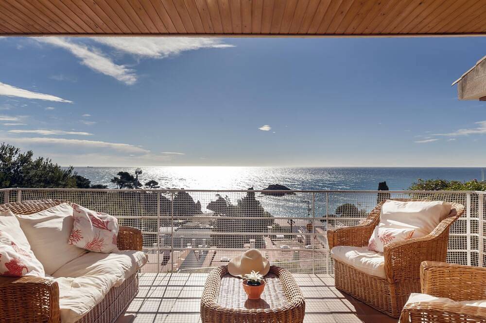 Sailor House with Sea Views in Mar Menuda, Tossa de Mar