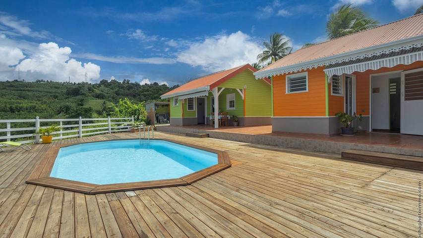 Casa vacanza per 8 persone, con balcone e piscina nonché giardino in Martinica