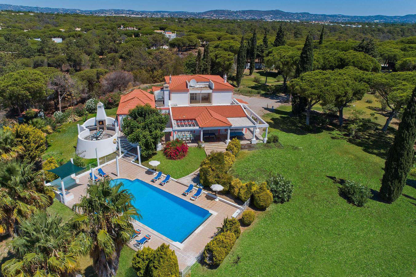 Villa Pinhal Santo by Villa Plus in Quinta do Lago, Almancil