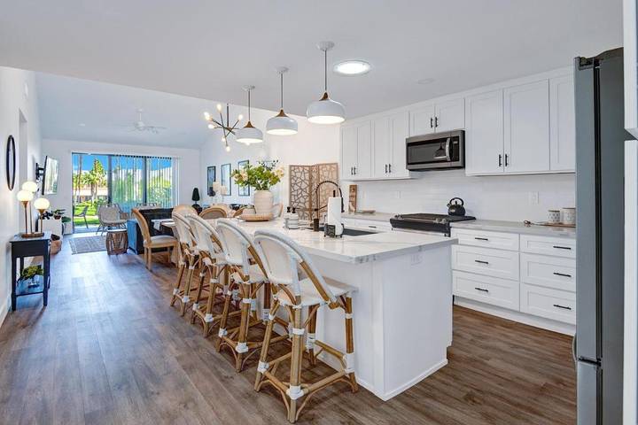 Ferienhaus für 6 Personen, mit Whirlpool und Garten sowie Pool - 1