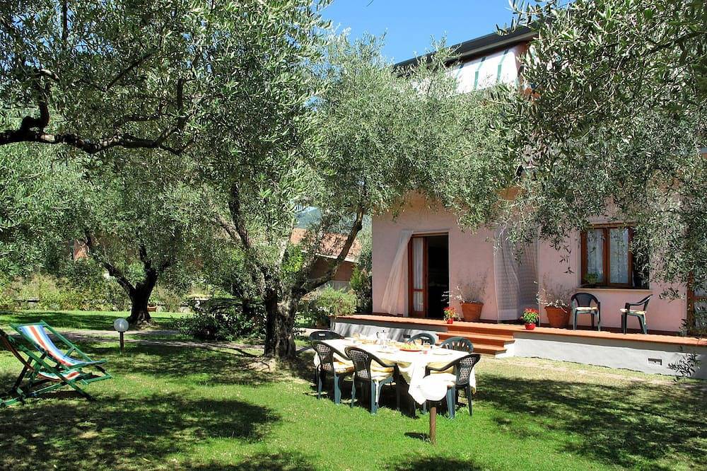 Ganze Wohnung, Ferienwohnung Wilma in Montignoso, Italienische Riviera