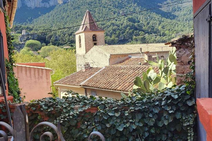 Location de vacances pour 7 personnes, animaux acceptés à Le Revest-les-Eaux