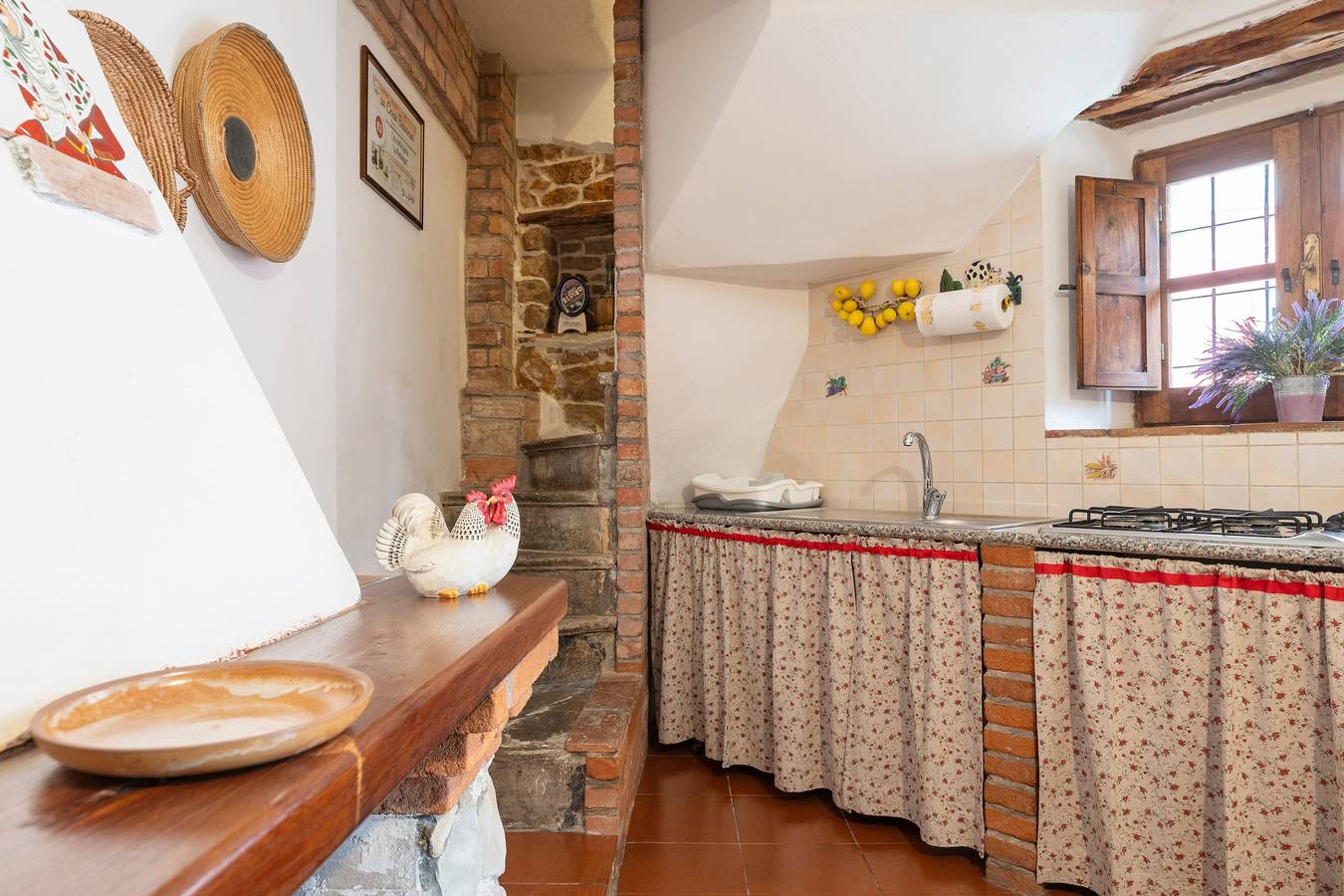 Casa vacanze 'Il Borgo - Casa Ottocentesca' con vista sulle montagne, terrazza privata e Wi-Fi in Baunei, Provincia di Ogliastra