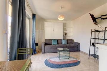 Gîte pour 2 personnes, avec balcon dans Bowling Acropolis Nice
