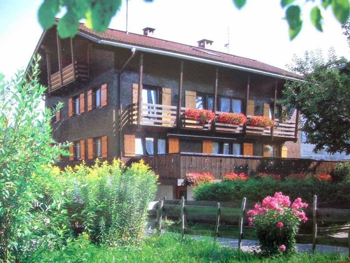 Ferienhaus für 6 Personen, mit Balkon und Garten in Hinang
