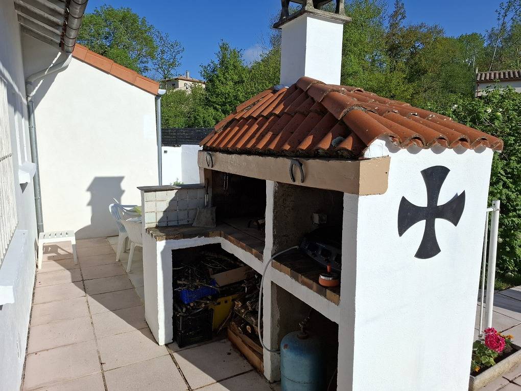 Charmant gîte avec piscine et court de tennis, à deux pas du centre de Saint-Denis in Saint-Denis (Aude), Région de Carcassonne